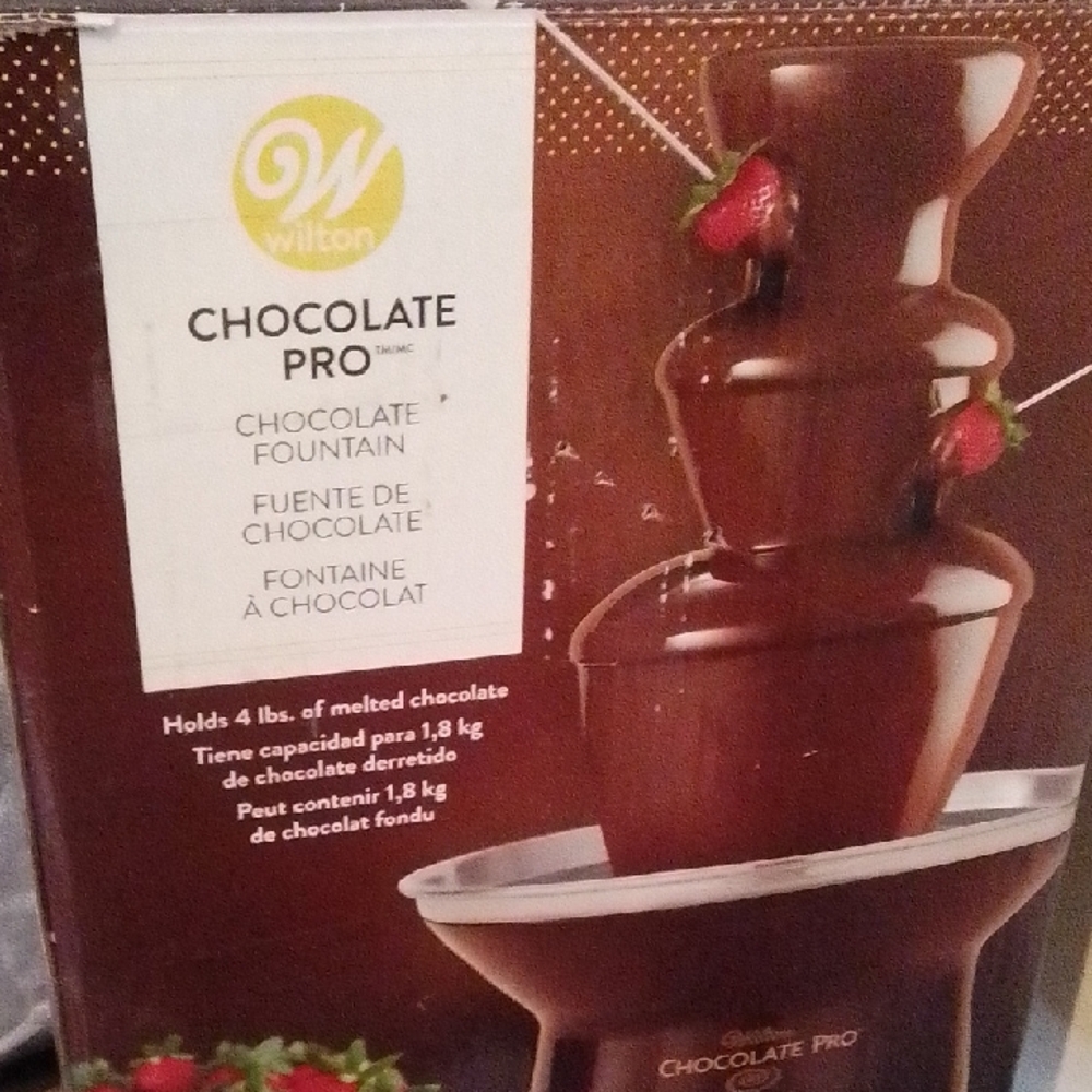 Wilton Chocolate Pro Fountain in Rich Brown